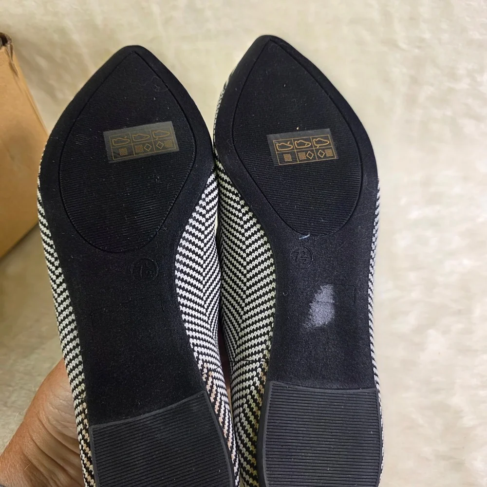 Journee Collection Ballet Stretch Flats Black White  Pointed Toe Women 7.5 NEW